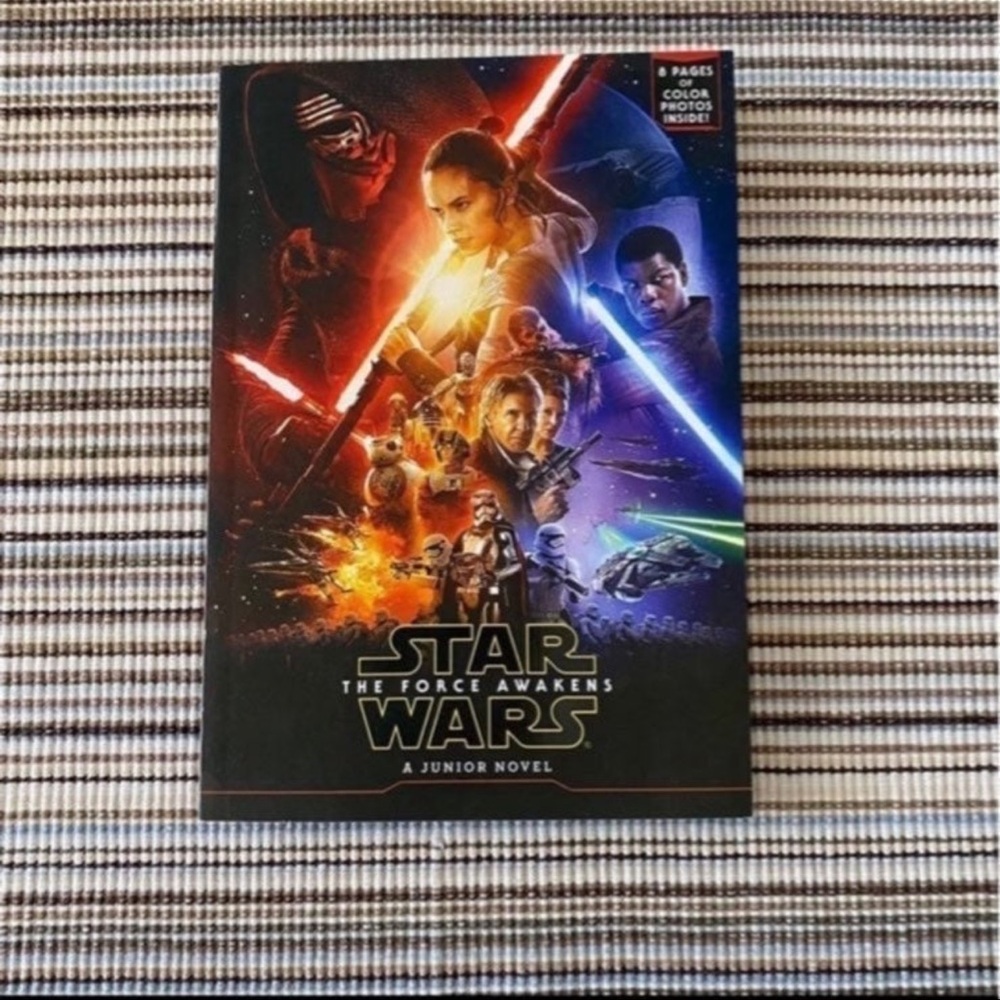 📚📚 3 for $15 📚📚 Paperback Book ~ Star Wars The Force Awakens By: Michael Kogge
